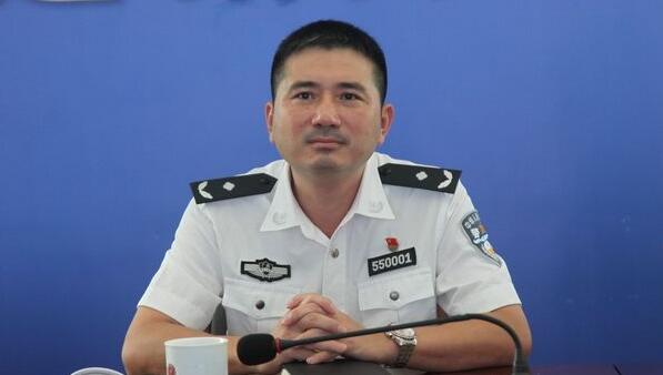 李瑜簡歷：南寧市副市長、公安局局長李瑜，曾任柳州市副市長、公安局局長，貴港市副市長、公安局局長