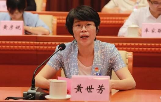 黃世芳簡歷：中國駐毛里求斯大使黃世芳，曾任來賓市委常委、宣傳部部長、副市長，東興市長