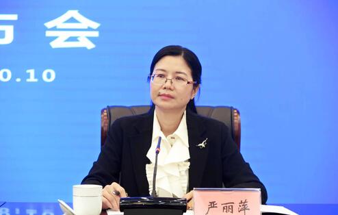 嚴(yán)麗萍簡歷：廣西自治區(qū)檢察院副檢察長嚴(yán)麗萍，曾任南寧市委常委、統(tǒng)戰(zhàn)部部長