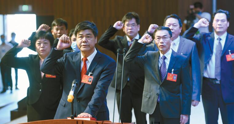 劉志明當選北海市人大主任，李海文當選副主任，馬南萍當選北海市監委主任（簡歷）