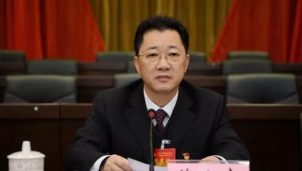 藍啟章簡歷：河池市政協副主席藍啟章，曾任河池市政府副秘書長、羅城縣委書記、都安縣長