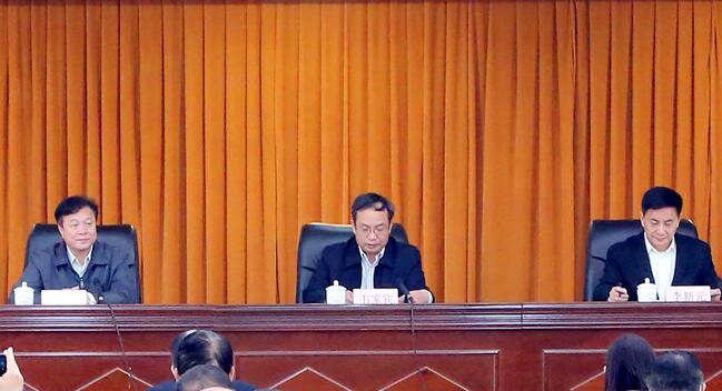 李新元簡歷：李新元被查，曾任廣西農業農村廳黨組書記、貴港市委書記，劉俊任廣西人大外事華僑委主任委員（李新元|劉俊簡歷）