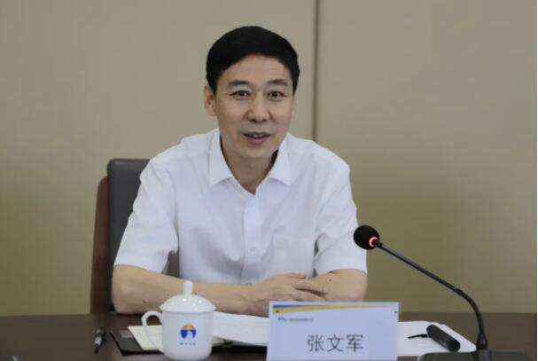 張文軍簡(jiǎn)歷：廣西自然資源廳廳長(zhǎng)張文軍，曾任廣西信訪局局長(zhǎng)，南寧市委常委、常務(wù)副市長(zhǎng)，防城港市委副書(shū)記