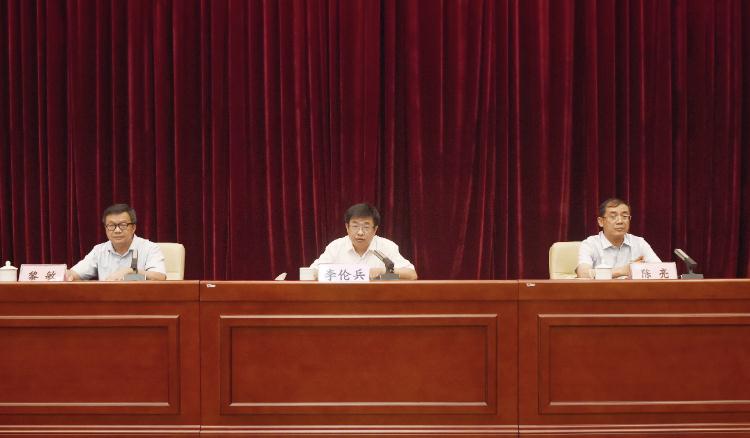 陳亮簡歷：陳亮任廣西生態環境廳黨組書記，曾任生態環境部對外合作中心主任，廳長檀慶瑞不再任黨組書記(檀慶瑞簡歷)
