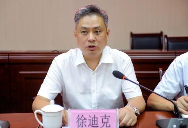 徐迪克簡歷：百色市副市長徐迪克，曾任河池市交通局局長、東蘭縣委書記、羅城縣副縣長