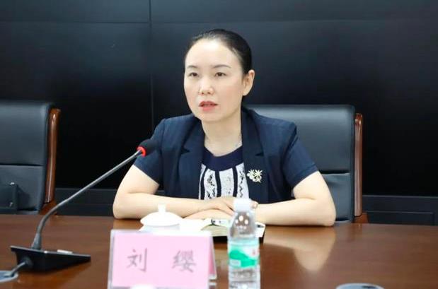 劉纓簡歷：廣西自治區(qū)紀(jì)委常委、監(jiān)委委員劉纓，曾任北海市委常委、紀(jì)委書記，崇左檢察院檢察長