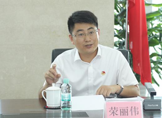 榮麗偉簡歷：共青團廣西區委副書記榮麗偉，曾任廣西柳工集團黨委宣傳部部長