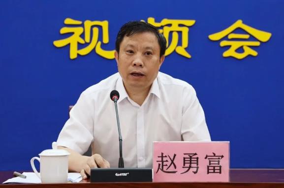 趙勇富簡歷：廣西自治區黨委黨史研究室主任趙勇富，曾任廣西黨委宣傳部副部長，南寧市委常委、宣傳部部長